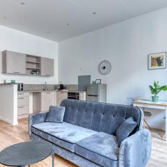 GuestReady - Grey velvet in Villeurbanne