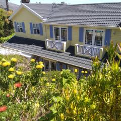 Cape Rose Cottage - Penthouse in Camps Bay