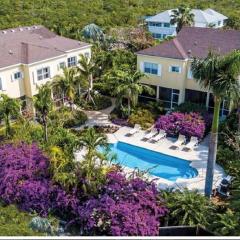 GRACEBAY TOWNHOMES B3, 5 minutes walk to gracebay beach