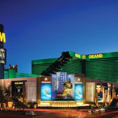 MGM Grand Hotel & Casino By Suiteness