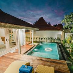 Lungid Sari Uluwatu