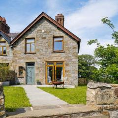 Tranquil countryside cottage for two