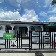 HOMESTAY PANDAN 10