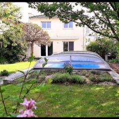 Villa with Pool - Big Garden - Barbecue - Free Parking