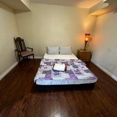 Lovely Cozy Stay At Brampton- Bus stop, Transit, Plaza Walking Distance B5!