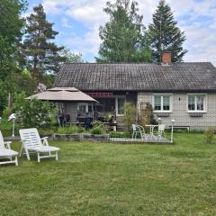 Zentral gelegenes Ferienhaus Villa sol Mörlunda in Schweden - Nahe zum See und 1 Minute zum Einkaufsmarkt