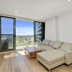Modern 1-Bed Apartment With Parking, Pool and Gym