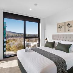Central 2-Bed with Gym, BBQ & Stunning Views