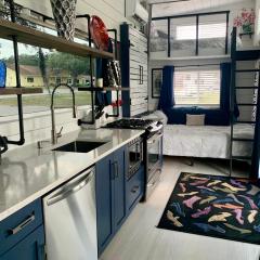 Modern, pet friendly tiny house in vibrant Clermont