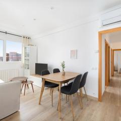 Amazing 3bdr Apt In Cornella 1 Mins From Metro