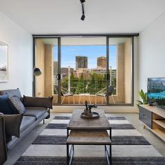 Central 1-Bedroom Apartment with City Views