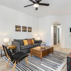 TWO CozySuites at Kierland Commons with pool
