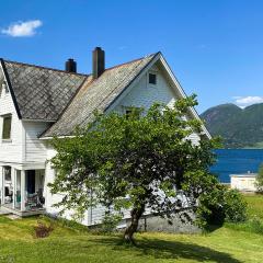 Amazing Home In Austefjorden With House A Panoramic View