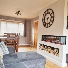 York Street Retreat, modern cosy 2 bed with garden