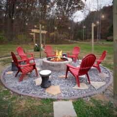 THE ULTIMATE SMOKY MOUNTAIN ESCAPE! Game Room, Theater, Hot Tub, Fire Pit & the Ultimate in Luxury Living - Close to All Major Top Attractions