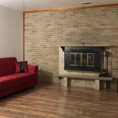 Private house with 4 bedrooms and 2 bathrooms and direct NYC Manhattan train only 10 minute walk away