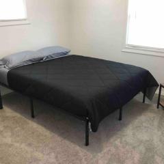 Private 2-bed house 15-min walk NYC train, parking