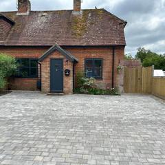 Bee Cottage - Romsey