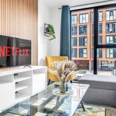 City Centre Luxurious Escape - SLEEPS-8, 2BEDS & 2BATHS , NETFLIX , FREE INTERNET