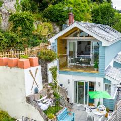 The Boathouse - Panoramic Sea View Retreat, near Town, Marina & Beach, with Parking