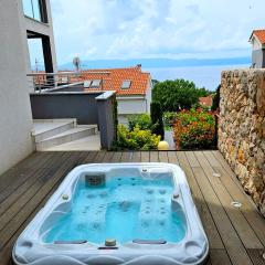 Domagoj - Luxury apartment with private parking, jacuzzi and seaview