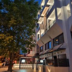 10 Apartments & Suites Athens