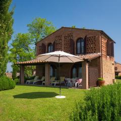 Farmhouse in Tuscany with Pool & Scenic Views