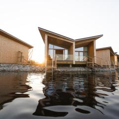 Bella Lake Resort