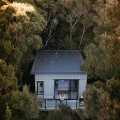 Treehouse Hideaway at Rekindle Tree houses