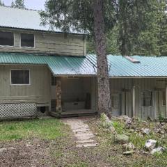 Executive Cabin at Beaverfoot