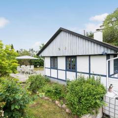 3 Bedroom Beautiful Home In Ølsted