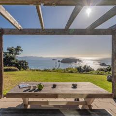 The Grandstand - Hahei Holiday Home