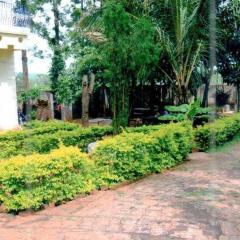 Woodside Resort and Cafe