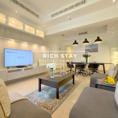 Upgraded 1BR in Downtown with Burj Khalifa View