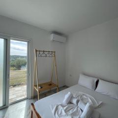 Ambelas Guest Rooms 4