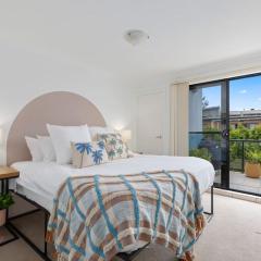 Chic Brookvale Unit-Big Balcony!