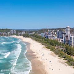 Beachfront Gem in Burleigh Heads Perfect Location