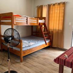 Riz Place Homestay - Queen Sized Bunk x Air-conditioned