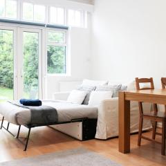 Garden flat on Golders Green High Road