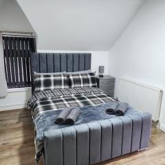 Rainsough Cottage Guest House - Sleeps upto 4 with En-suite - Free Parking & Wi-Fi