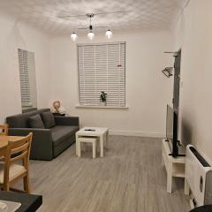 Modern & Cosy 1 bedroom flat in Bridgend town