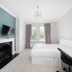 Charming 2BR House on Avenue Road
