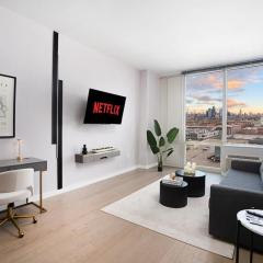Empire State View - Luxury Apt with Pool - Shuttle to NYC