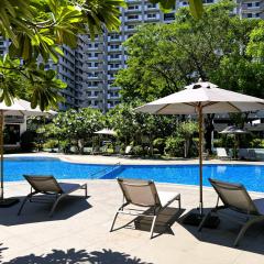 Stunning 2BR apt, 65 sq m Netflix at Rosewood Pointe Residences near BGC