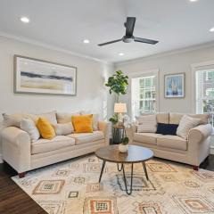 Upscale Azure by Saratoga Stays