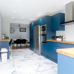 Royal Luxe 6 Bed House in London