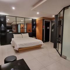 Jamsil Funny Hotel