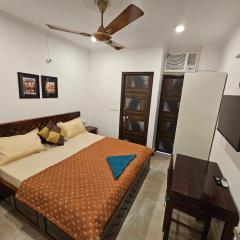 Gautam Nagar Homestay South Delhi