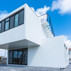Nashiro White Cube