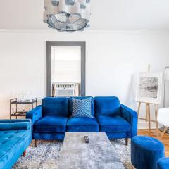 The Blue Sapphire 2BR 2 King beds & ample backyard